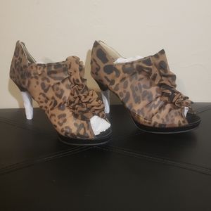 Leopard print bootie